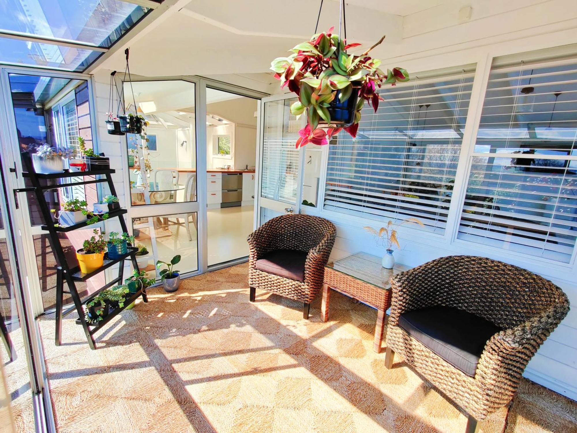Delight In Birch-Lake View Holiday Home Taupo Exterior photo