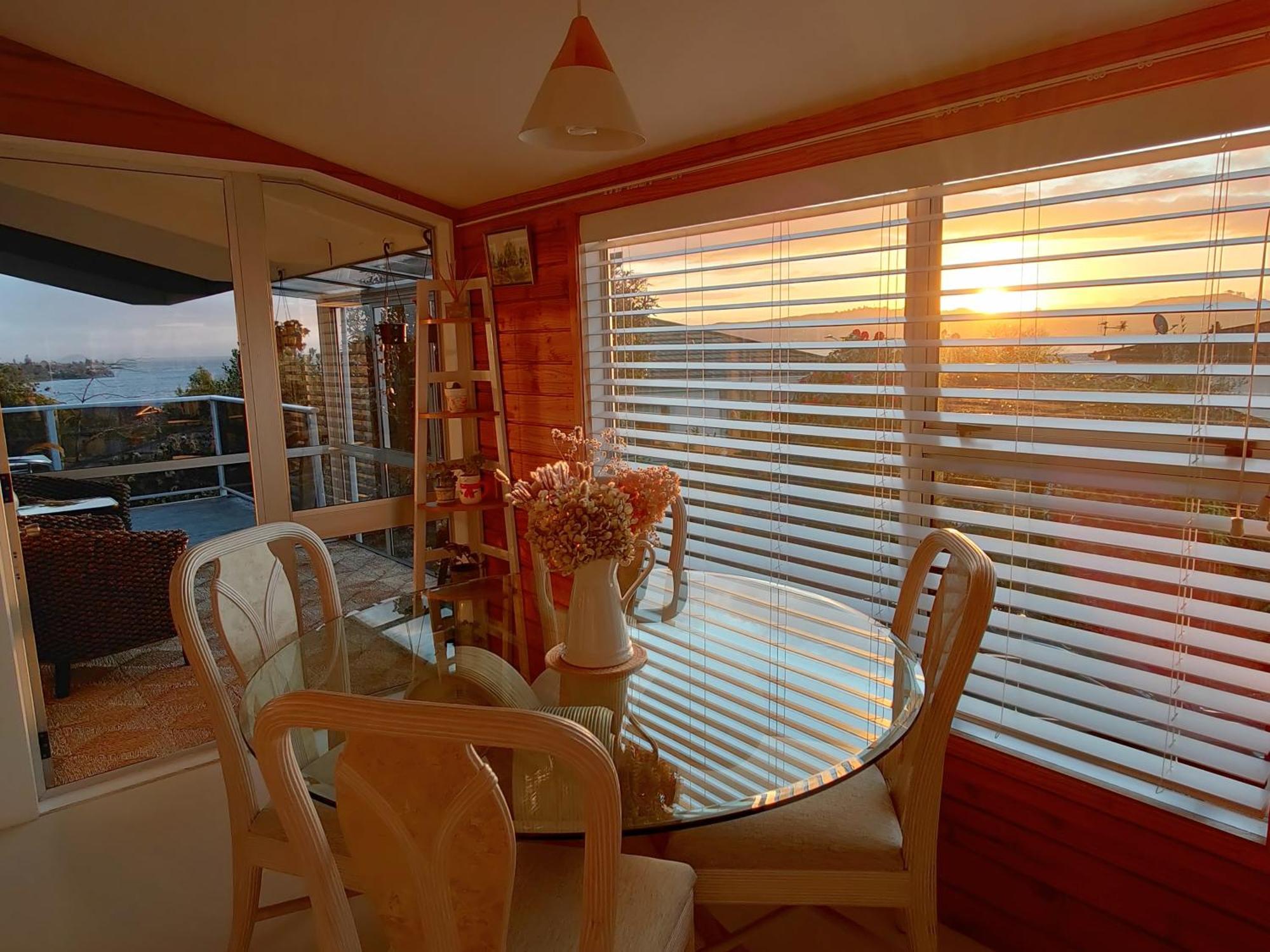 Delight In Birch-Lake View Holiday Home Taupo Exterior photo