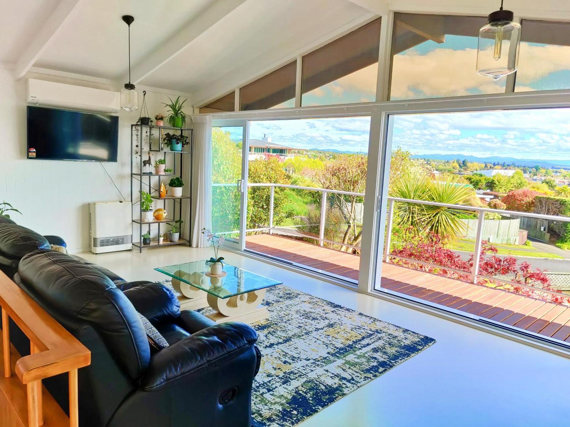 Delight In Birch-Lake View Holiday Home Taupo Exterior photo