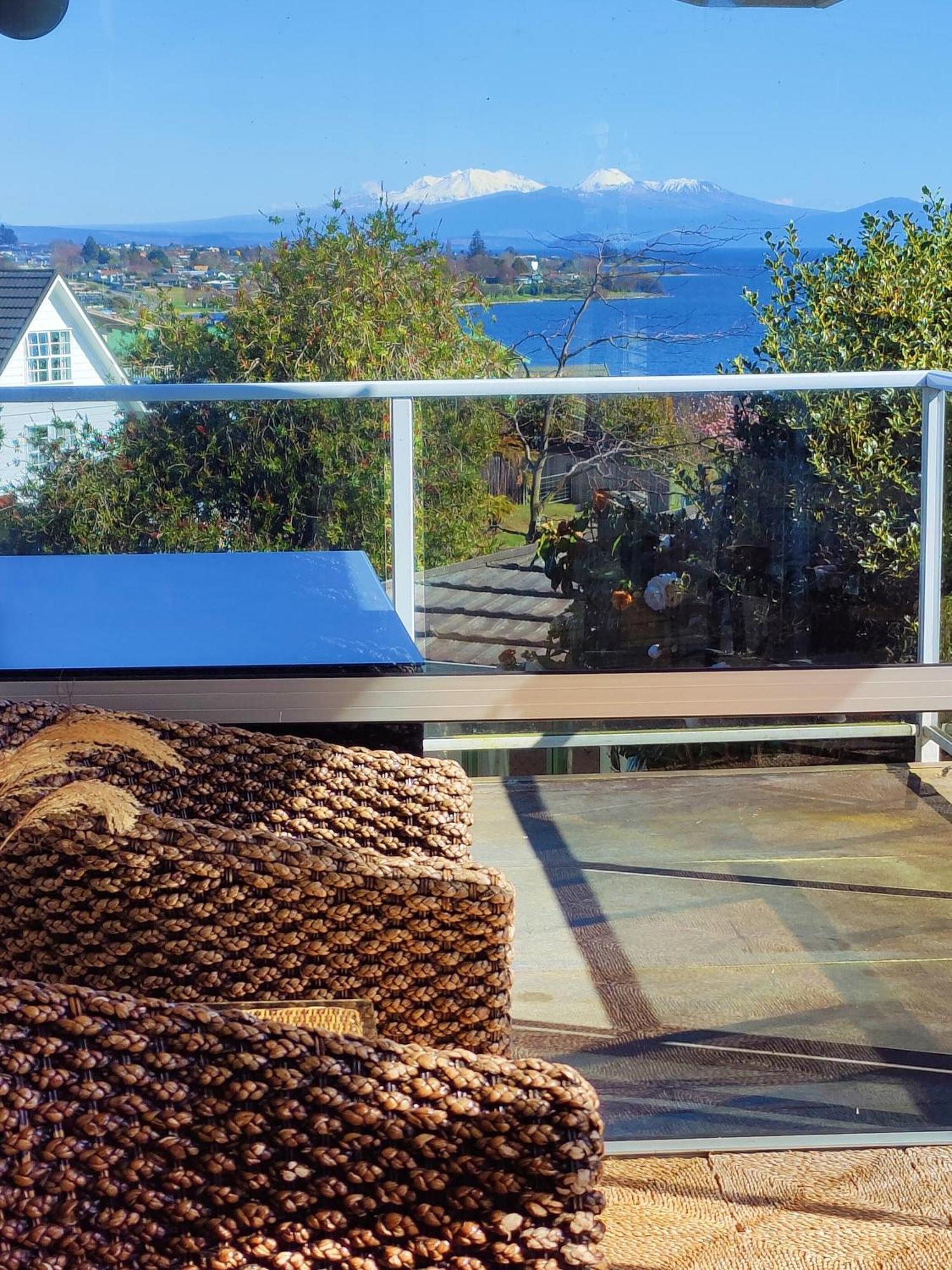 Delight In Birch-Lake View Holiday Home Taupo Exterior photo